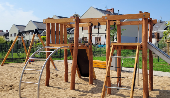 PLAC ZABAW NA OSIEDLU ZACISZE